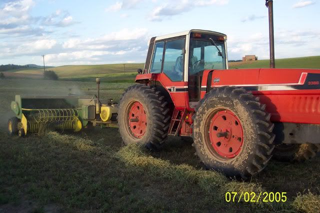 IH 2+2, Anteater tractors? Comment... - Yesterday's Tractors